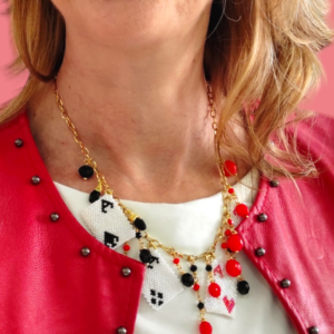 Collana chunky con carte d agioco di perline