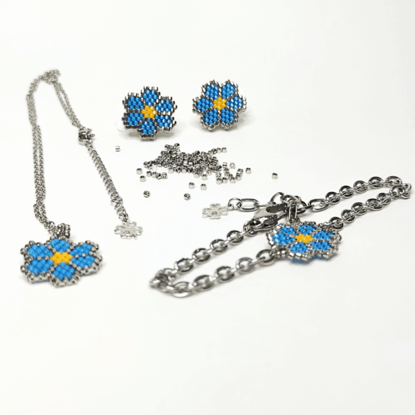 coordinato LE MARGHERITE di perline argentate e blu