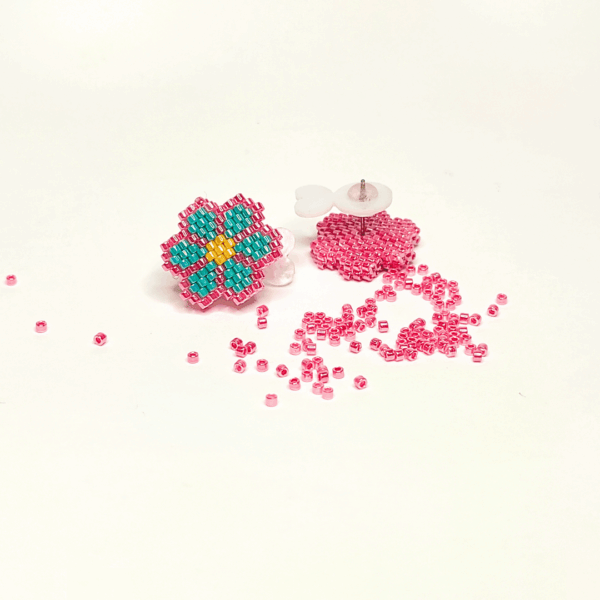 ORECCHINI MARGHERITE rosa e turchesi